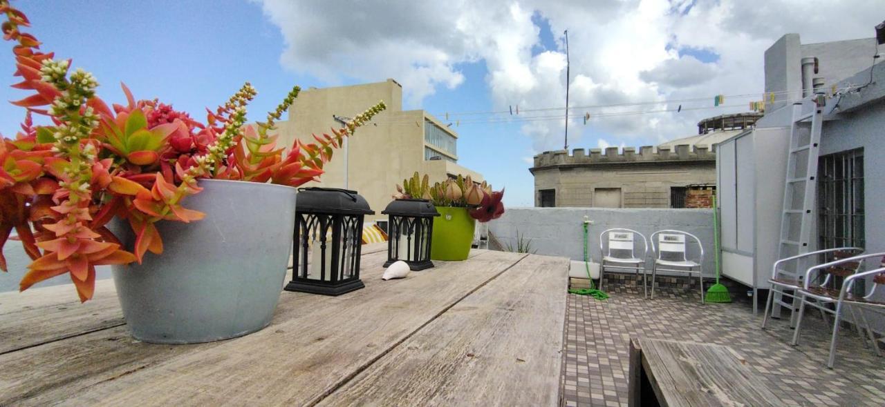 House With Large Terrace, Jacuzzi And Gated Parking For One Car Villa Montevideo Exterior foto